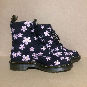 NWOB Dr. Martens Women's 1460 Paisley Flower